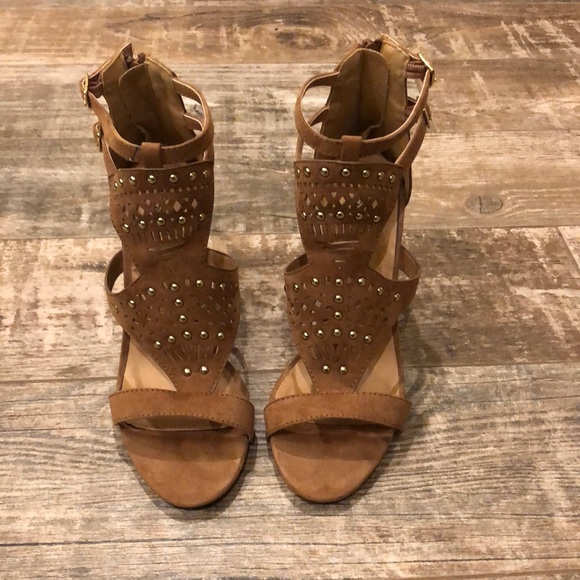 Qupid Shoes - Suede heels. Sz 7 1/2